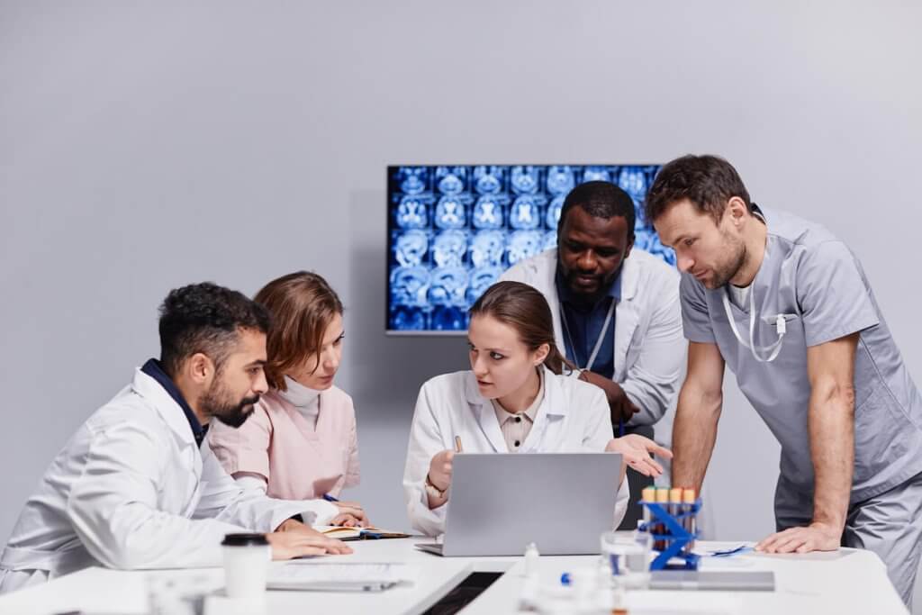 Rationaliser les conseils d'équipe multidisciplinaire en utilisant une plateforme d'imagerie médicale basée sur le cloud