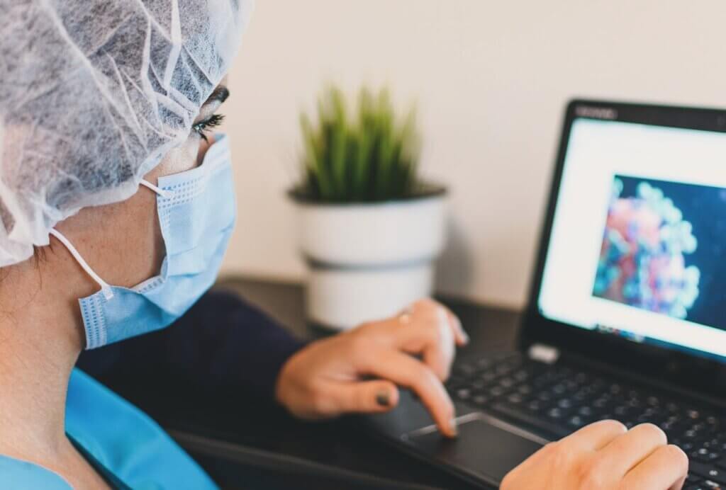 How Nurses Can Use Tech to Build Community in an Impersonal World